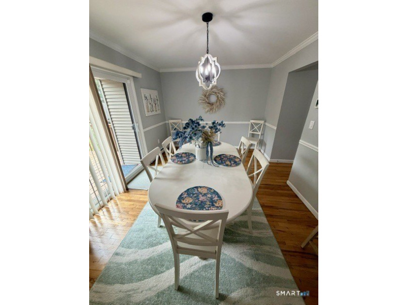 Beautifully updated 2bedroom, 1.5bath unit located in the rear - photo 13