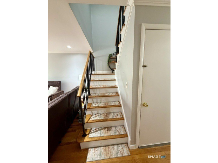 Beautifully updated 2bedroom, 1.5bath unit located in the rear - photo 15