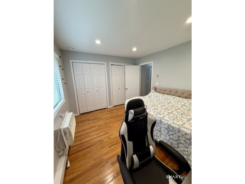 Beautifully updated 2bedroom, 1.5bath unit located in the rear - photo 22