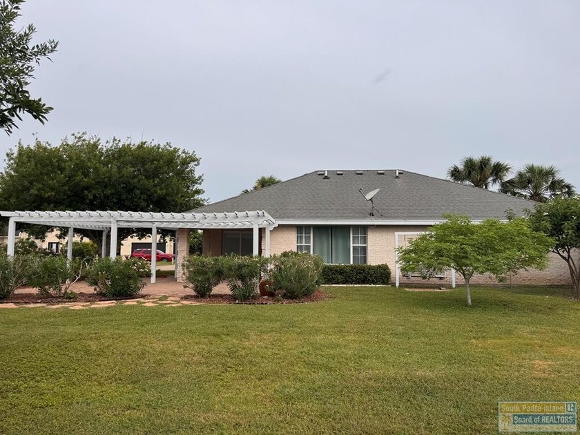 Schedule your tour of this open concept, well maintained &amp; - photo 3
