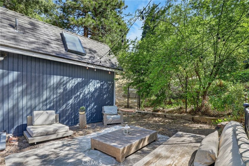 The four bears cabin sits perched on a quiet and unique street - photo 30