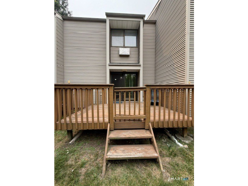 Beautifully updated 2bedroom, 1.5bath unit located in the rear - photo 31