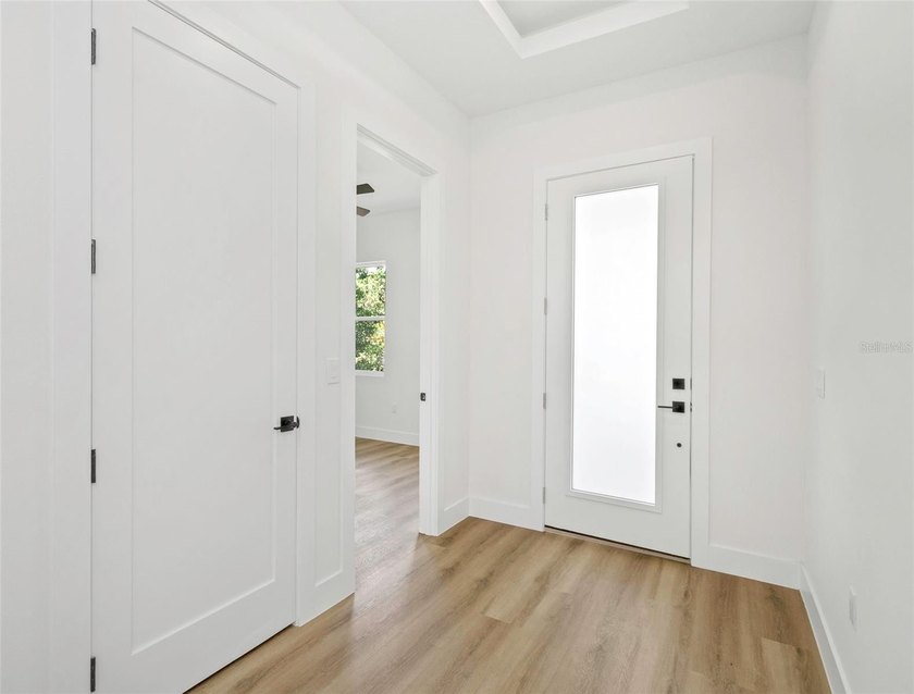GREAT PRICE!! No FLOOD insurance required &amp; NO HOA. This Modern - photo 31