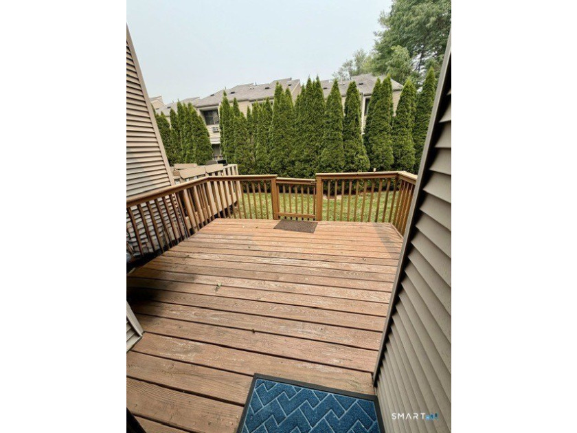 Beautifully updated 2bedroom, 1.5bath unit located in the rear - photo 34