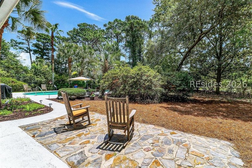 Exceptional value on superbly maintained residence with spacious - photo 34