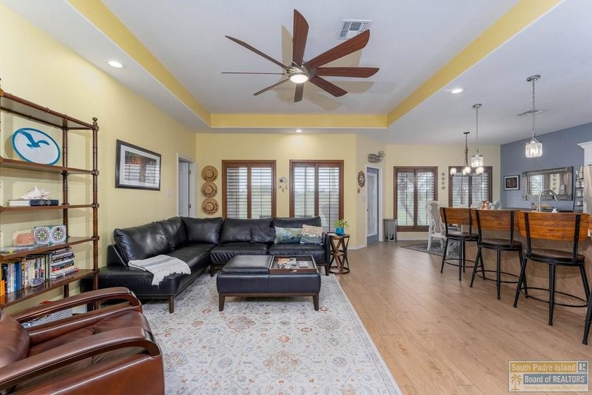 Experience the feeling of coming home to comfort, style &amp; - photo 4