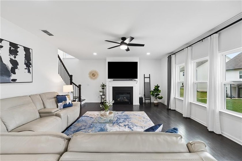 MAKE THIS GORGEOUS HOME YOURS this summer. East Facing ! With - photo 4