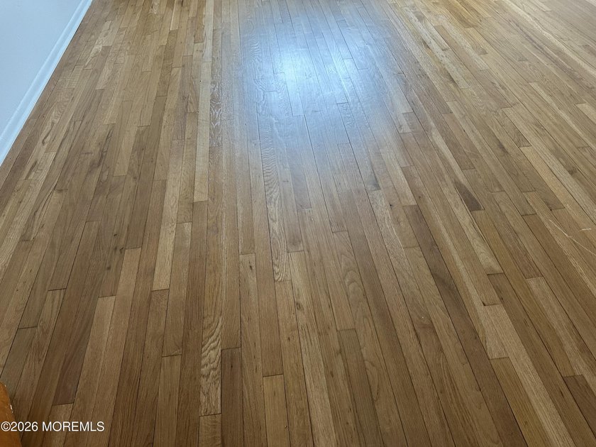 Beautifully maintained 920 sq. ft. quad model featuring freshly - photo 3
