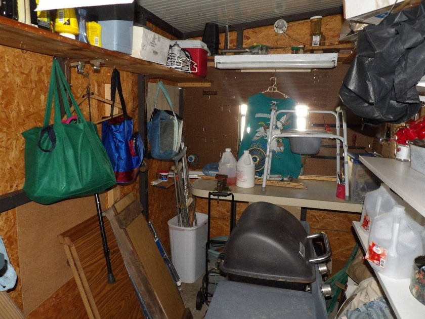 This cozy and partially furnished, 12 X 33 1 BR 1 BA home with - photo 11