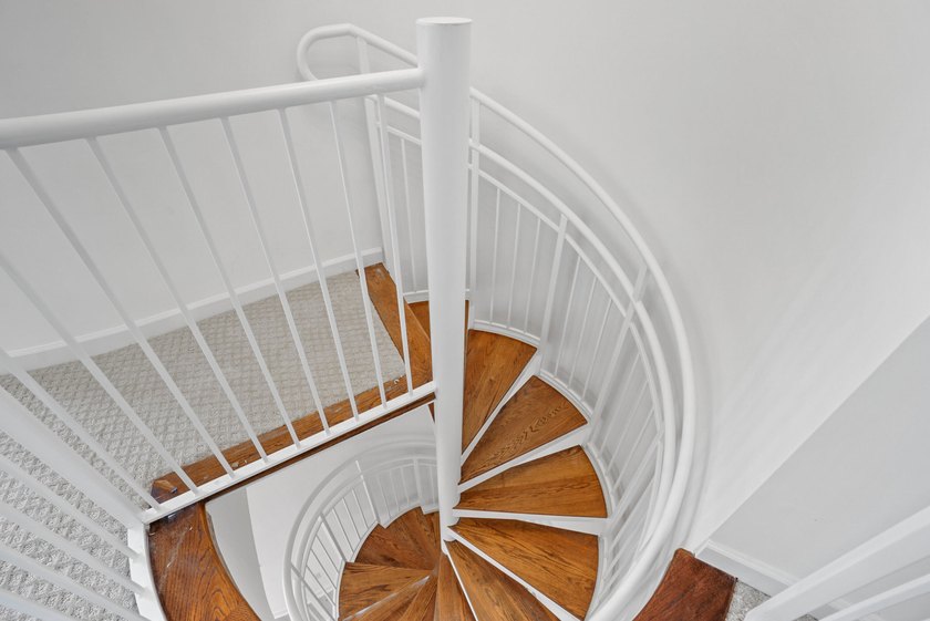 Fabulous Two-Story Boutique Loft Experience this exquisite - photo 11