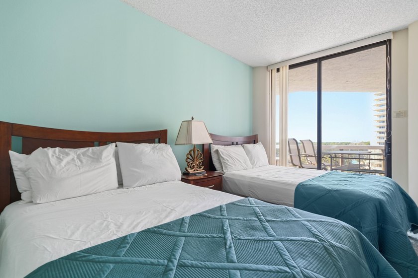 This bright and fresh 2-bedroom Gulf-front unit has been - photo 12