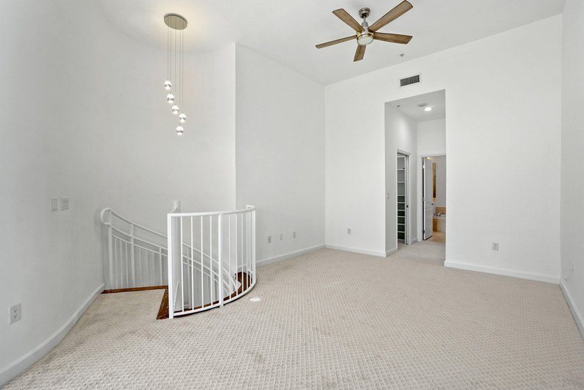 Fabulous Two-Story Boutique Loft Experience this exquisite - photo 14