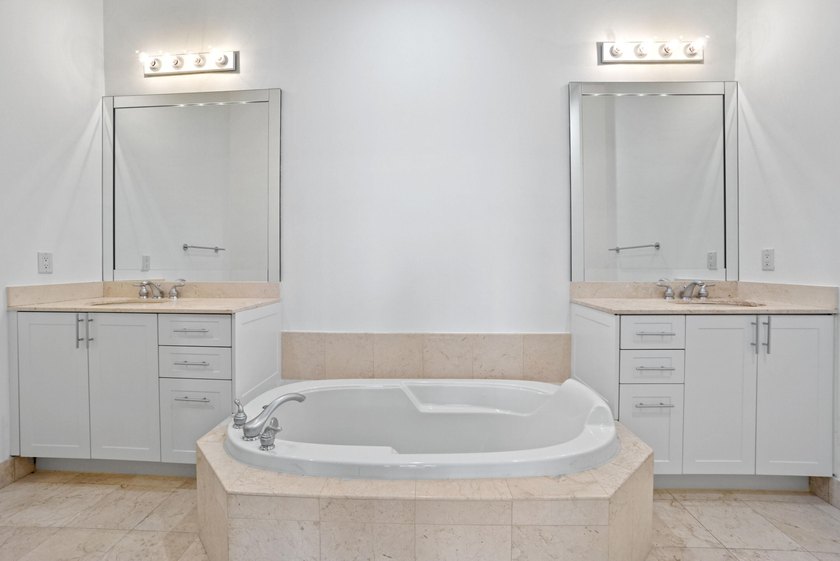 Fabulous Two-Story Boutique Loft Experience this exquisite - photo 18