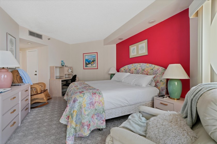 This bright and fresh 2-bedroom Gulf-front unit has been - photo 21