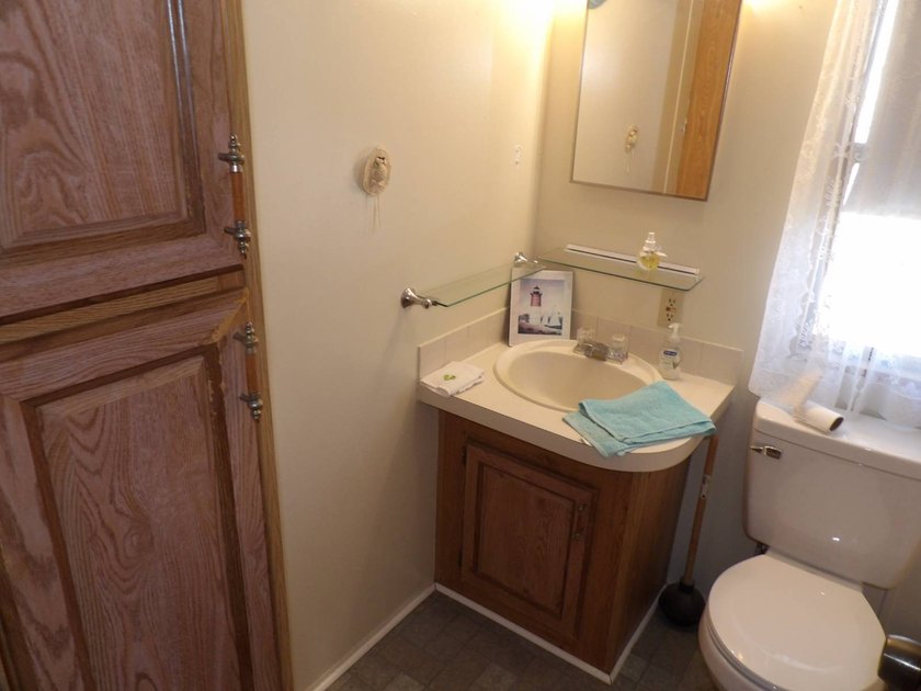 This cozy and partially furnished, 12 X 33 1 BR 1 BA home with - photo 23