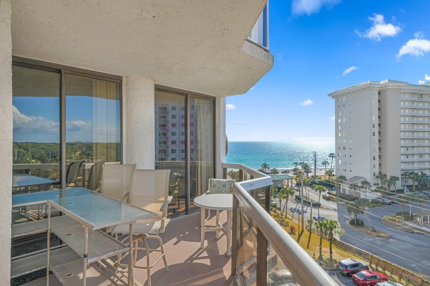 This bright and fresh 2-bedroom Gulf-front unit has been - photo 24