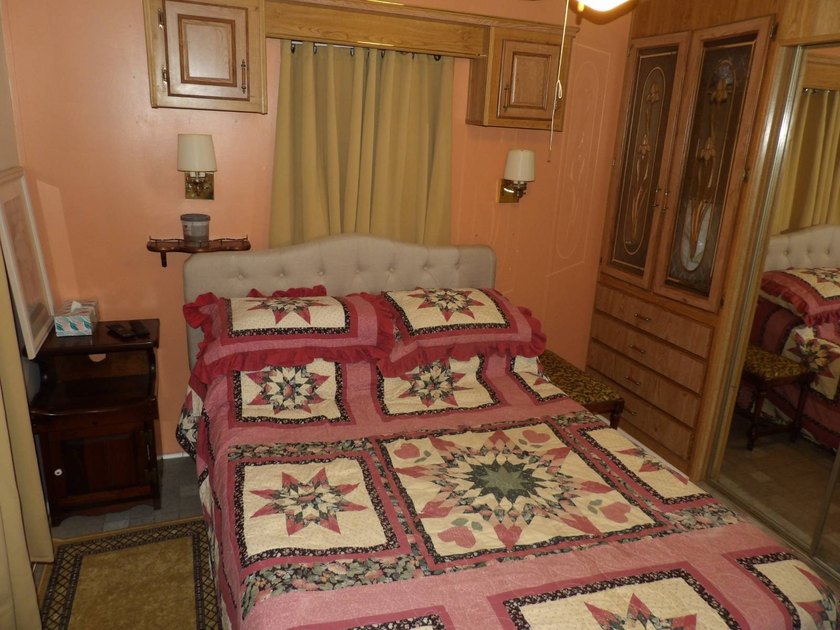 This cozy and partially furnished, 12 X 33 1 BR 1 BA home with - photo 26