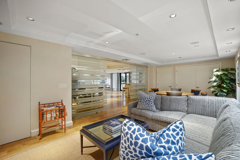Fabulous Two-Story Boutique Loft Experience this exquisite - photo 31