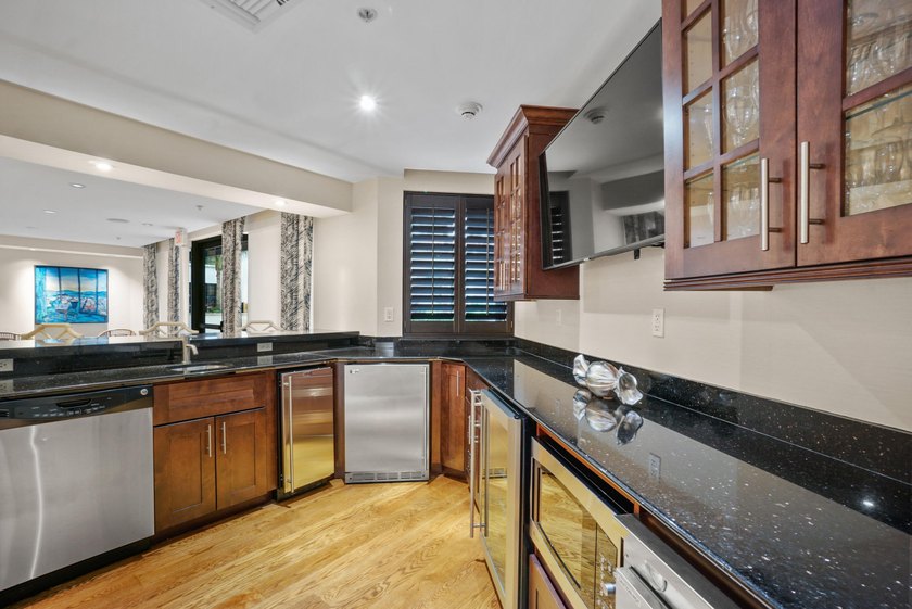 Fabulous Two-Story Boutique Loft Experience this exquisite - photo 32