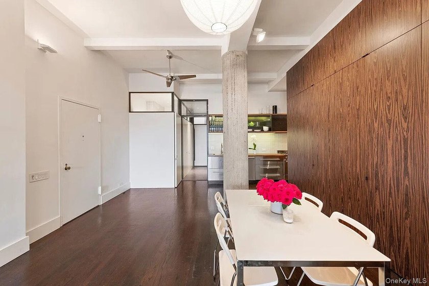 Just Listed! Chic renovated 2 bed Loft with washer dryer on High - photo 3