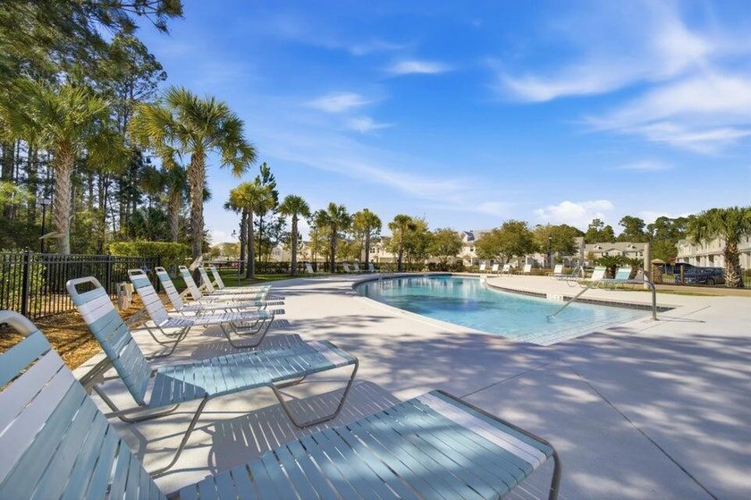 Beautifully maintained, thoughtfully designed townhome in the - photo 6