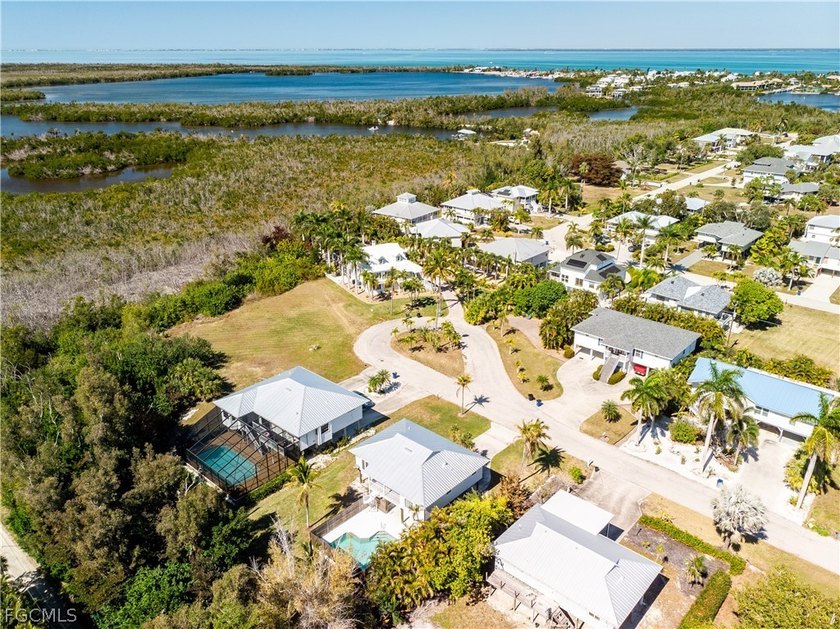 Captains Cove, 2- bedrooms 2.5- baths, Piling Home and pool at - photo 5