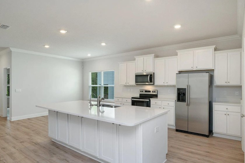 Need space and a great location at an affordable monthly - photo 8