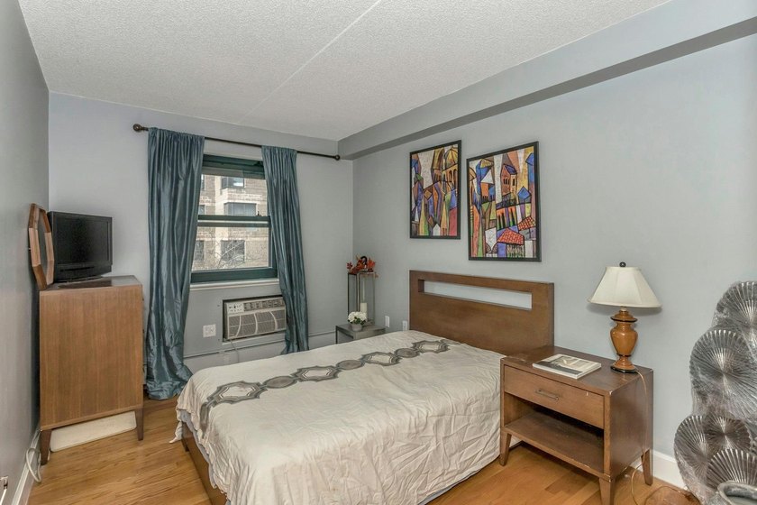 Welcome to your new home in the heart of vibrant Harlem! This - photo 14