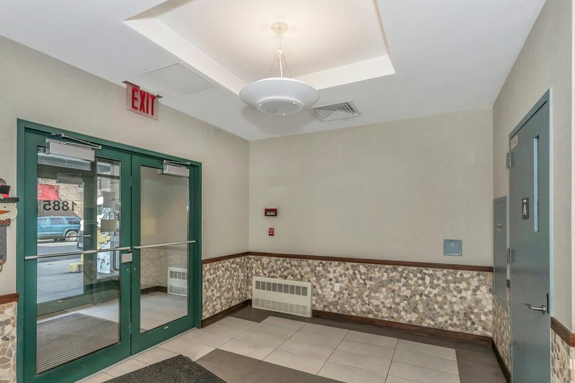 Welcome to your new home in the heart of vibrant Harlem! This - photo 16