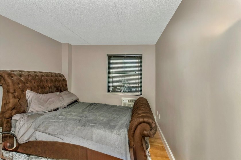 Welcome to your new home in the heart of vibrant Harlem! This - photo 18