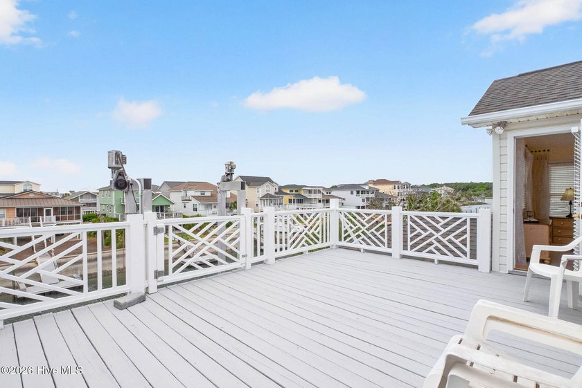 Wake up to ocean breezes and end your days with glowing coastal - photo 30