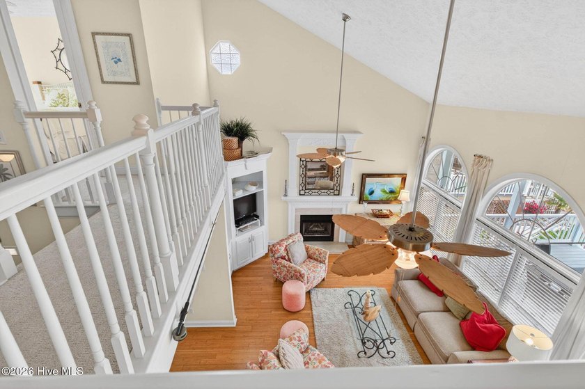 Wake up to ocean breezes and end your days with glowing coastal - photo 38