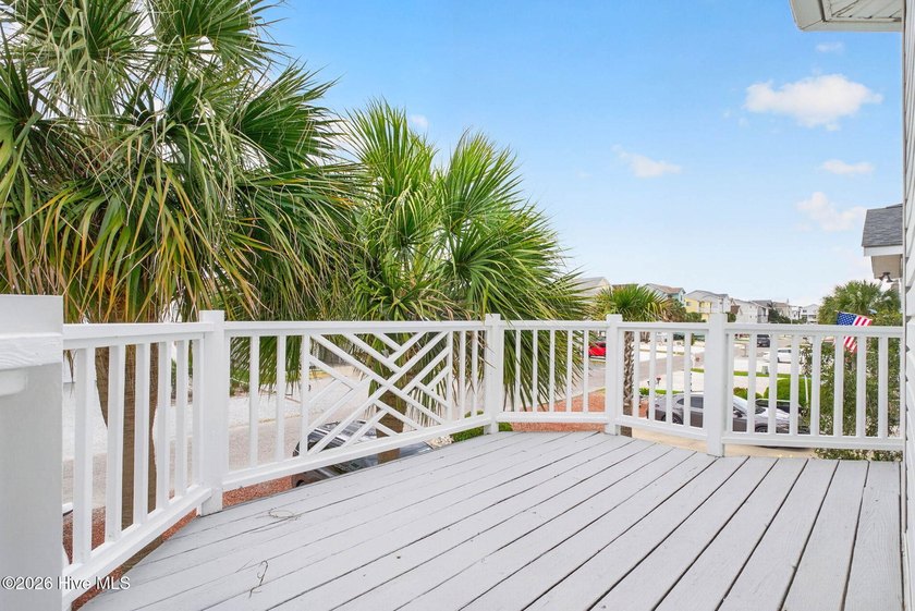 Wake up to ocean breezes and end your days with glowing coastal - photo 44