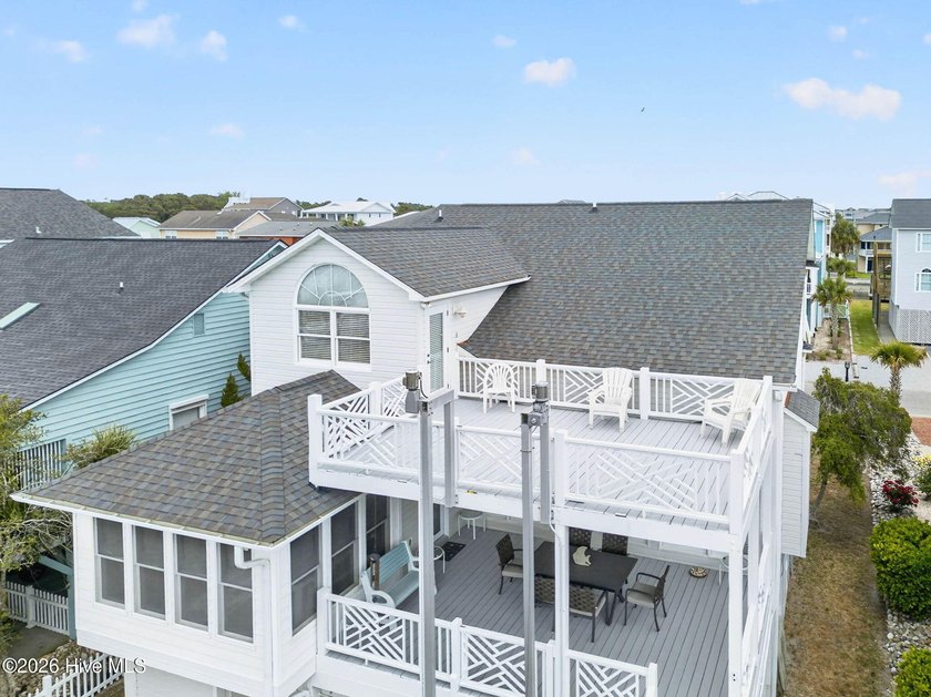 Wake up to ocean breezes and end your days with glowing coastal - photo 50