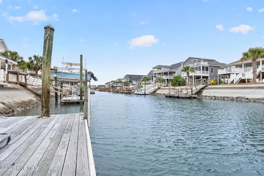 Wake up to ocean breezes and end your days with glowing coastal - photo 60