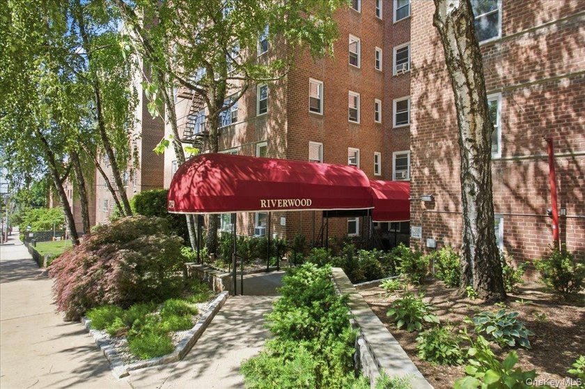 Riverwood Cooperative presents a top-floor, spacious - photo 2