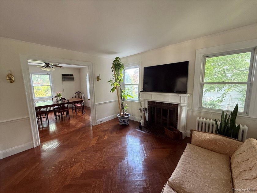 Nestled in the heart of the Rochelle Heights Historic District - photo 2