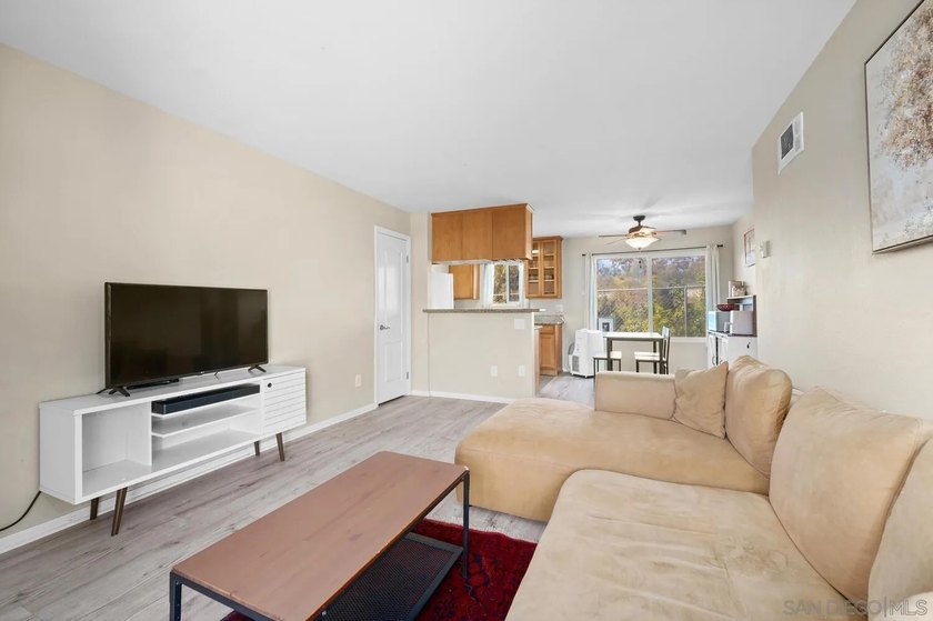 Discover ground-floor convenience in this serene 1-bedroom - photo 3
