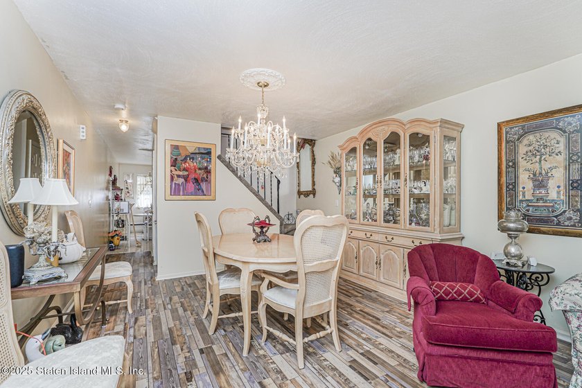 Welcome to 516 Medina Street, a beautiful attached single family - photo 4