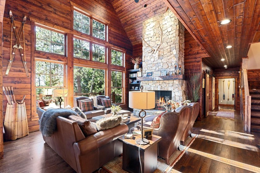Stunning modern Land's End constructed lodge on the east shore - photo 11