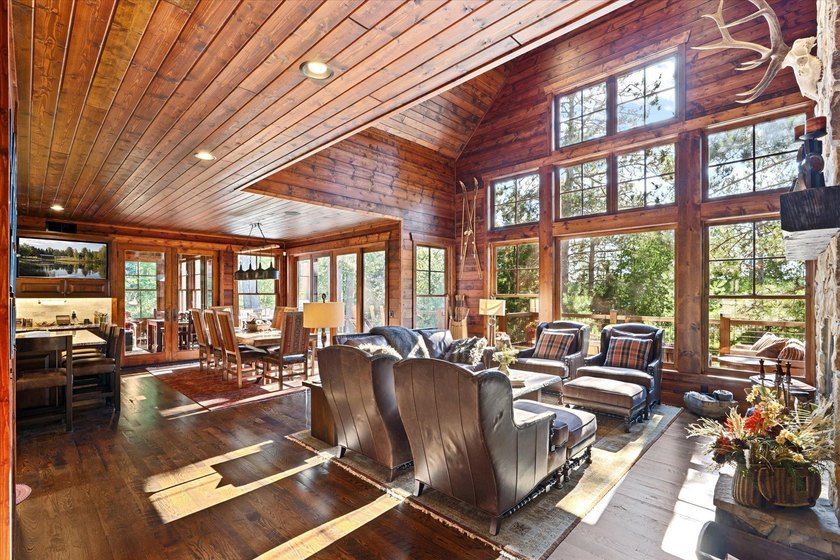 Stunning modern Land's End constructed lodge on the east shore - photo 14