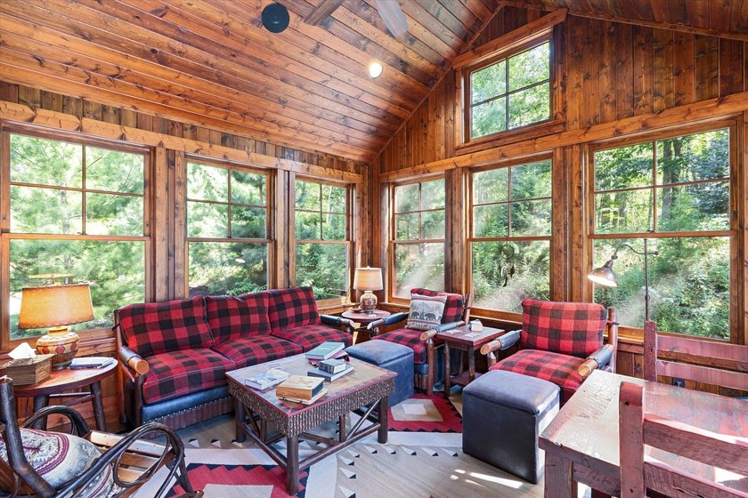 Stunning modern Land's End constructed lodge on the east shore - photo 20