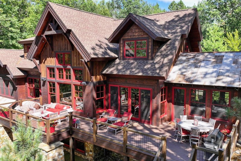 Stunning modern Land's End constructed lodge on the east shore - photo 21