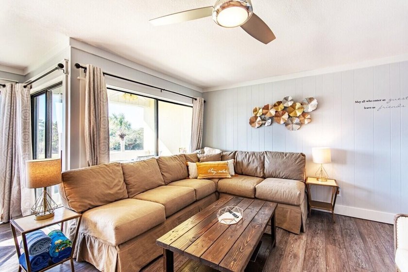 Welcome to Copper Cay -- a stylish coastal retreat in the heart - photo 6