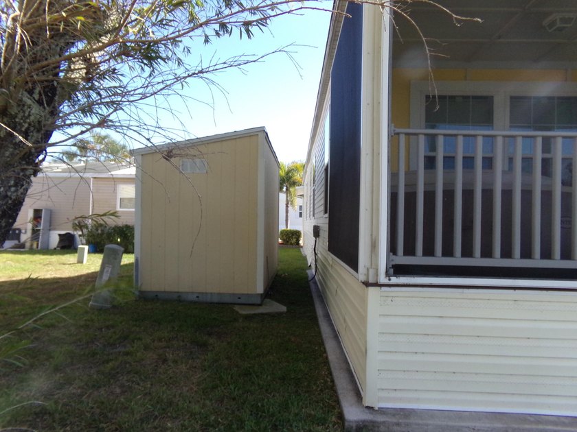 Motivated seller! 2018 Beauty-move-in ready and worry free! This - photo 32