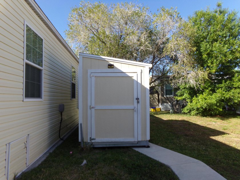 Motivated seller! 2018 Beauty-move-in ready and worry free! This - photo 35