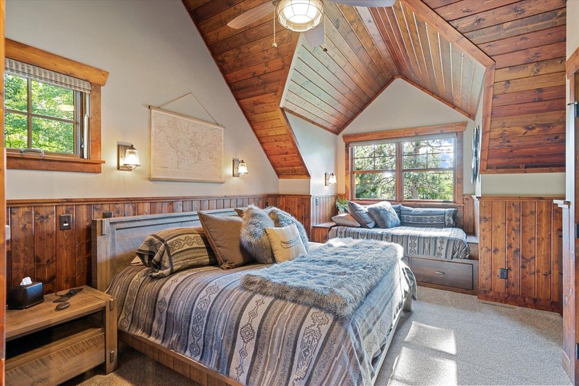 Stunning modern Land's End constructed lodge on the east shore - photo 41