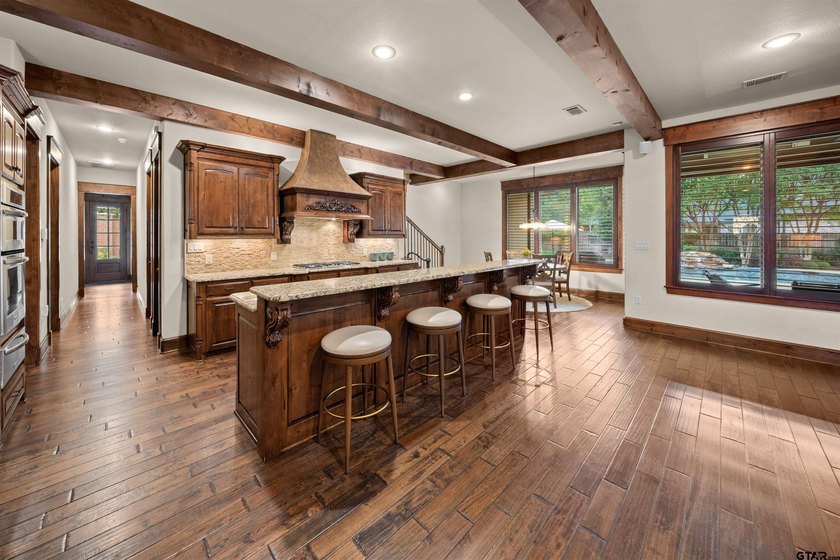 Welcome to 6987 Canal St. in the prestigious Oak Hollow - photo 7