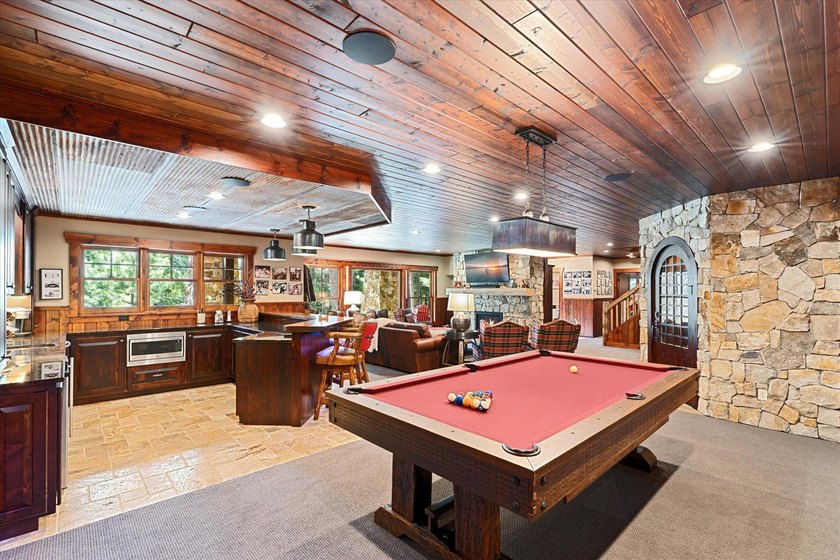 Stunning modern Land's End constructed lodge on the east shore - photo 48