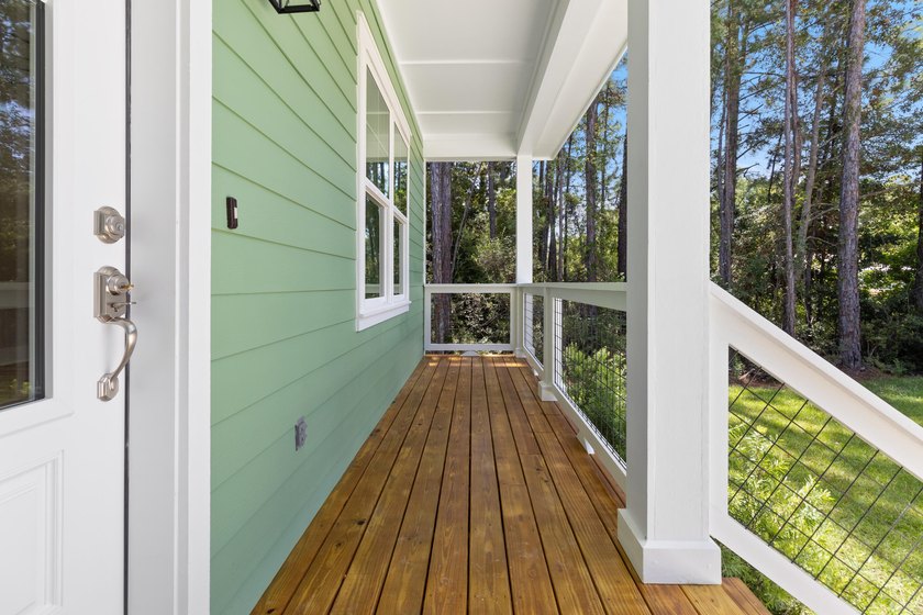 This beautifully finished 3 bed, 2.5 bath home offers 1,398 sqft - photo 8